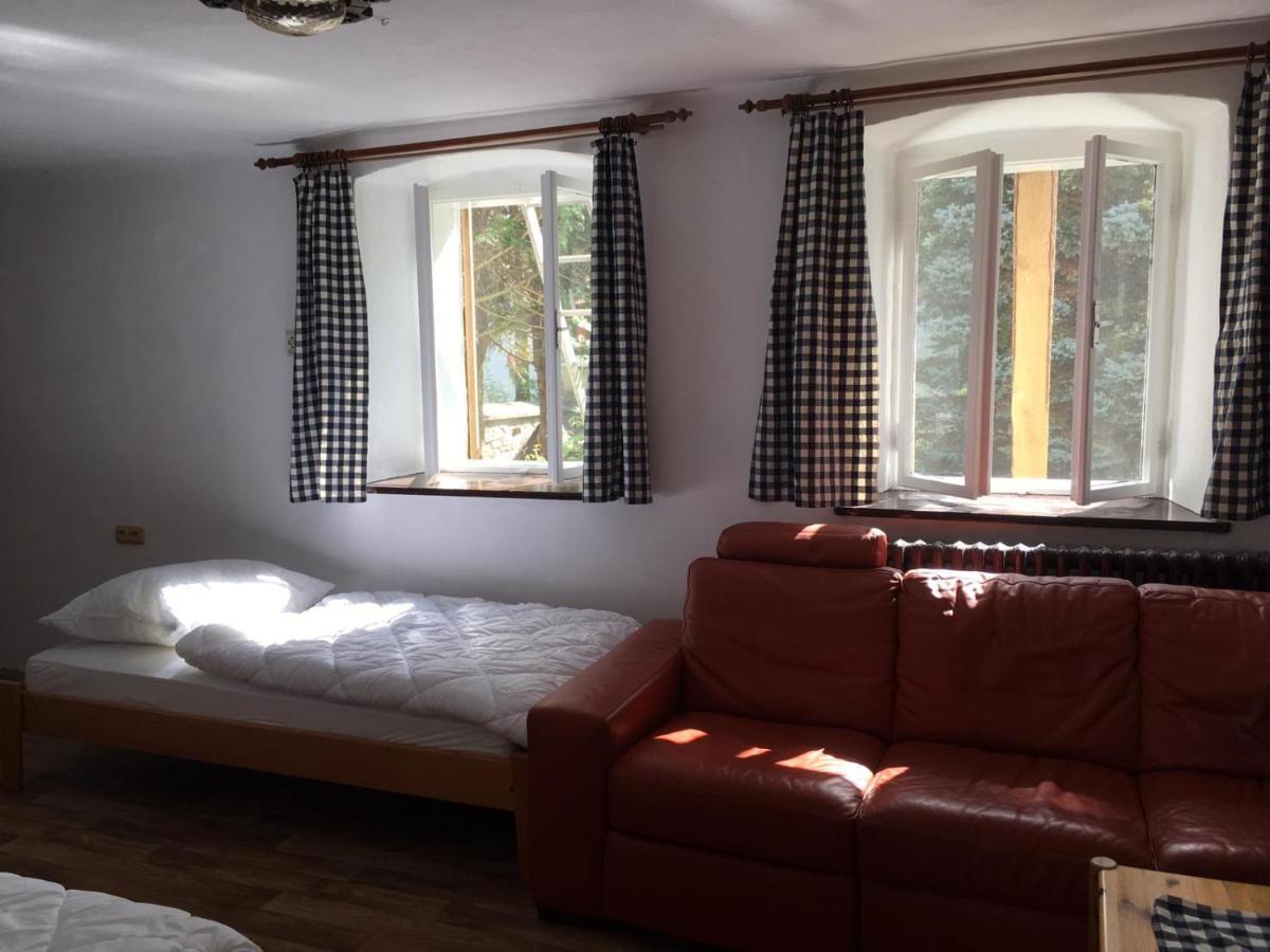 Statek Stranovice Apartment Malenice